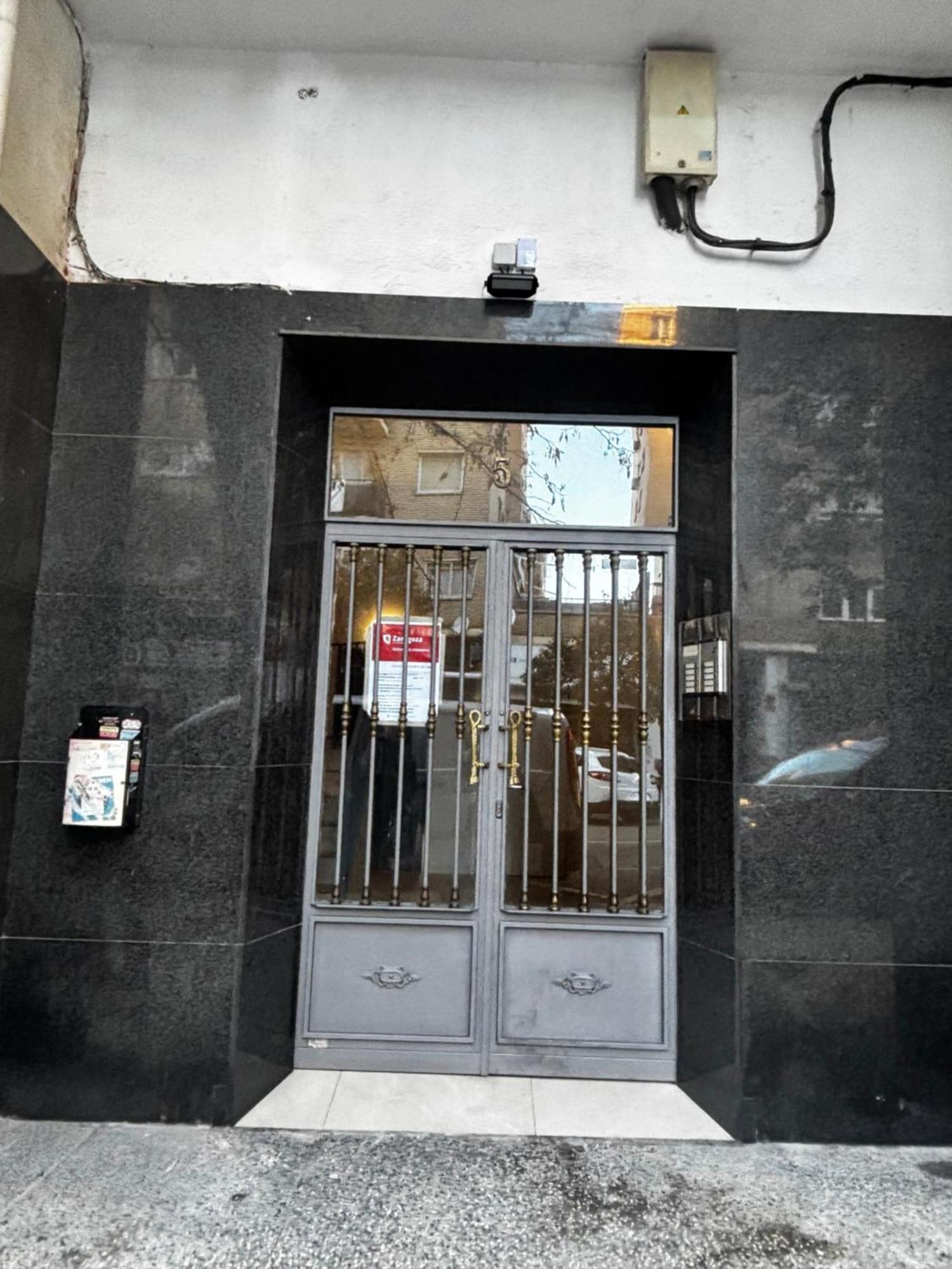 Santa Lucia Apartment Zaragoza Bagian luar foto